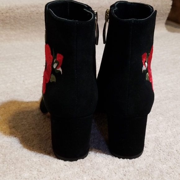 Kate Spade Black Suede Ankle Boots. Size 6 - Picture 4 of 8